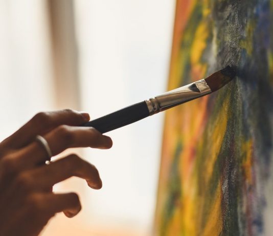 Mejoras para las Escuelas de Arte y Superiores de Diseño